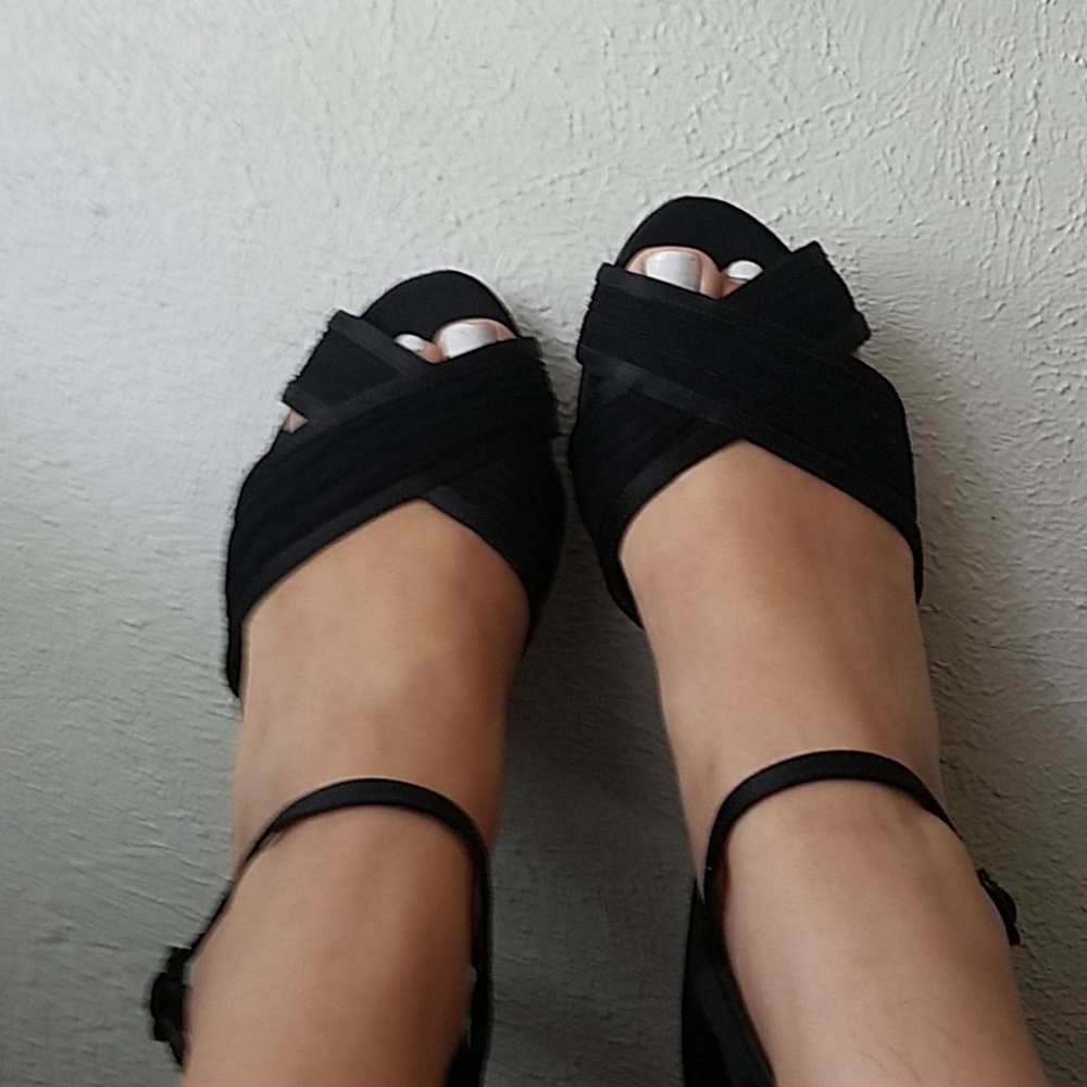 Black retro pin up vintage styled 1950s heels
